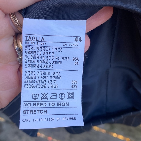 United Colours of Benetton Suit - Picture 5 of 6